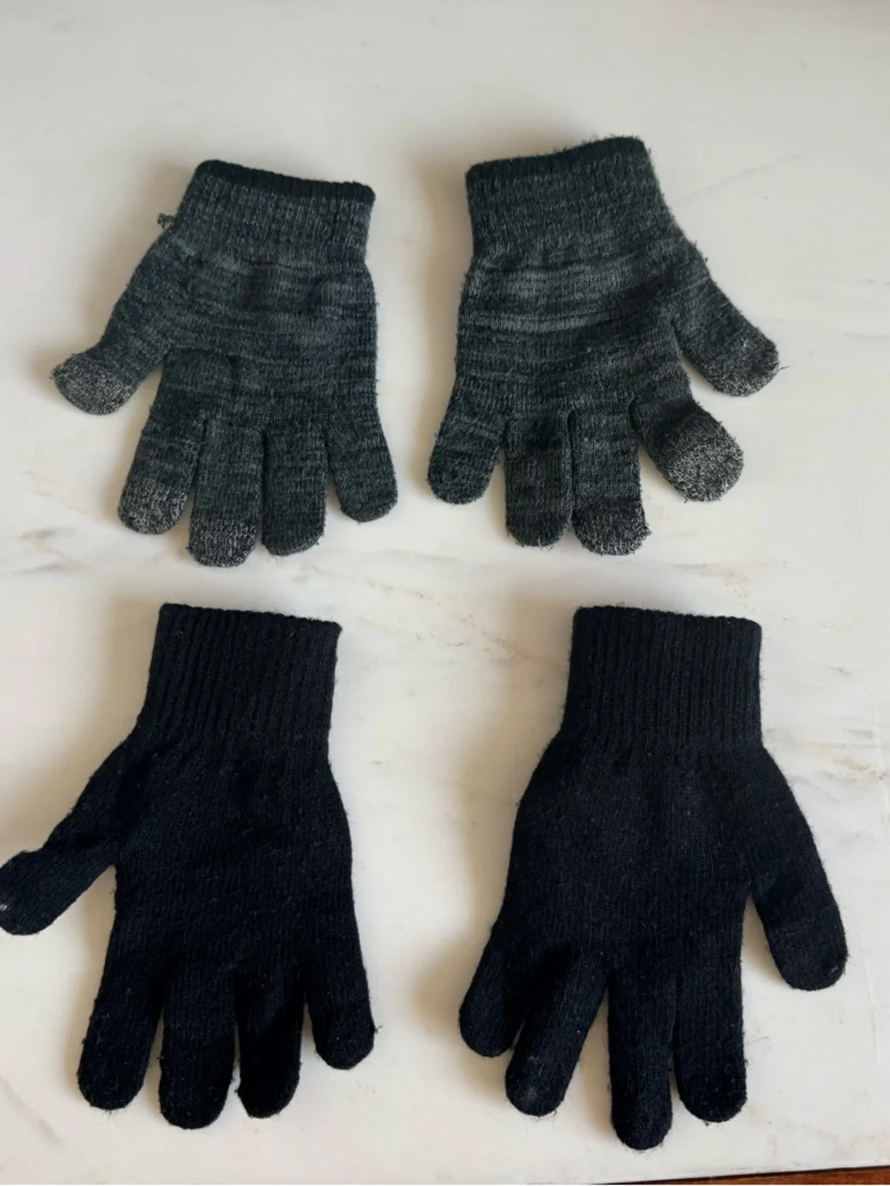 Flame 🔥 Gloves Mittens Boys Children’s Place Black Knit & Nike Gray 2 Pair Youth